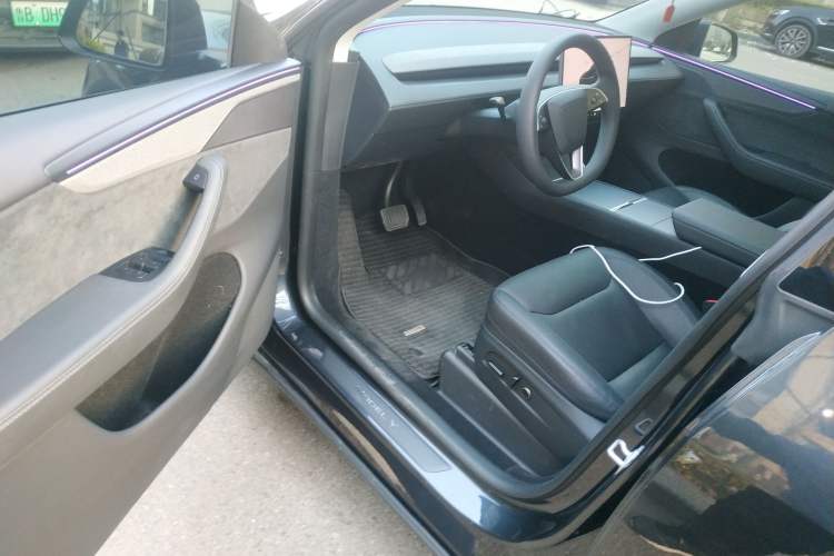 Used Tesla Model Y 2025 Updated Version Long-Range All-Wheel Drive Driver Seat