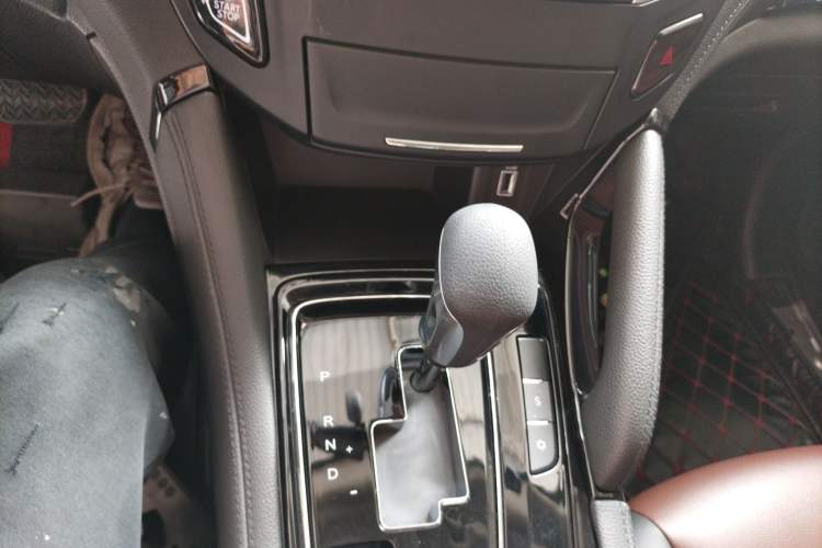 Used Dongfeng Aeolus AX7 2018 Classic 1.6T Automatic Luxury Model
