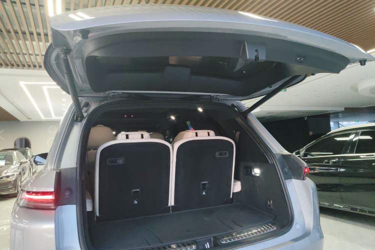 Used Li Auto L8 2023 Pro Model