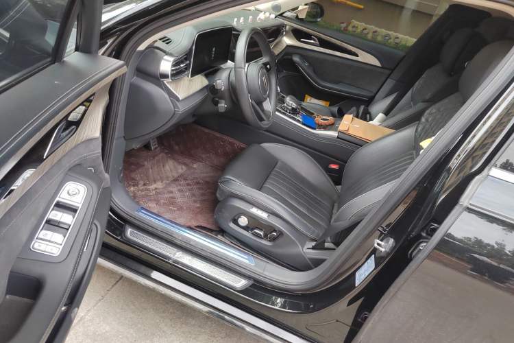 Used Hongqi H9 2022 2.0T Smart Connect Flagship Edition
