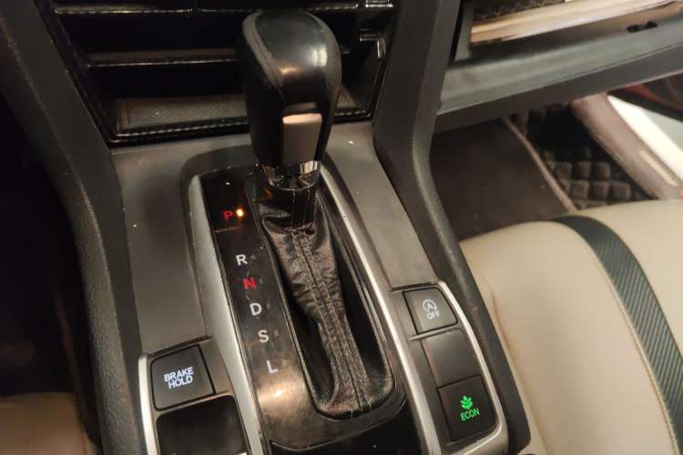 Used Honda Civic 2016 220TURBO CVT Prestige Edition
