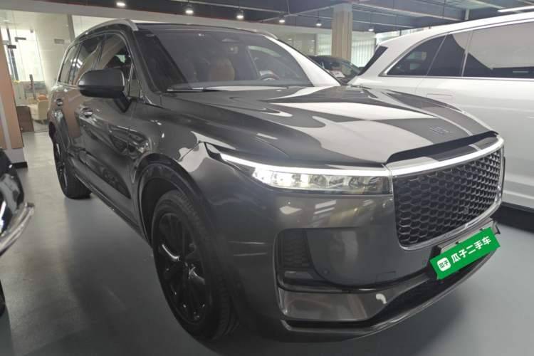 Used Li Auto ONE 2021 Extended-Range 6-Seater Version Front Right 45 Deg