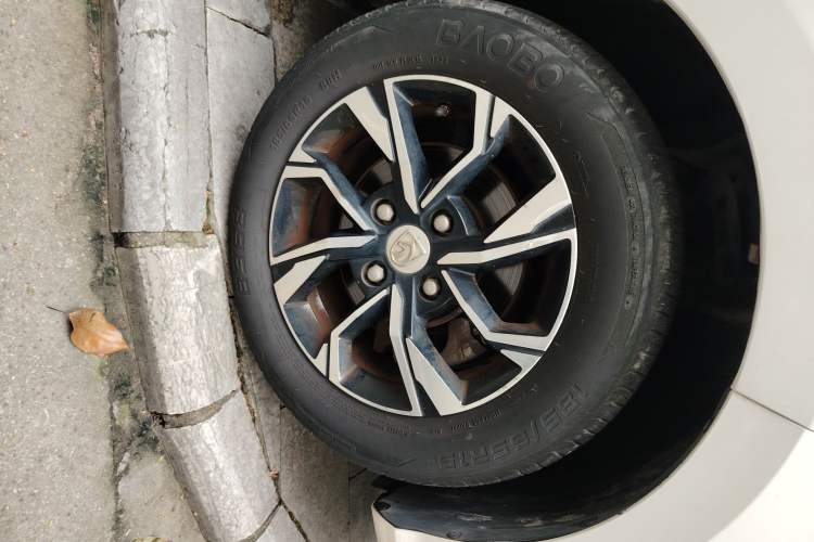 Used Baojun 360 2018 1.5L Manual Luxury Edition China V Right Front Wheel Hub