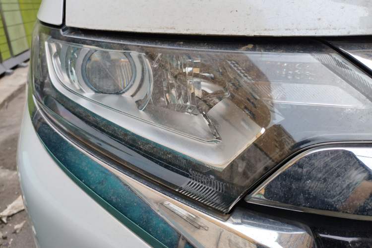 Used Mitsubishi Outlander 2018 2.0L Two-Wheel Drive Glory Edition 5 Seats Right Front Headlight