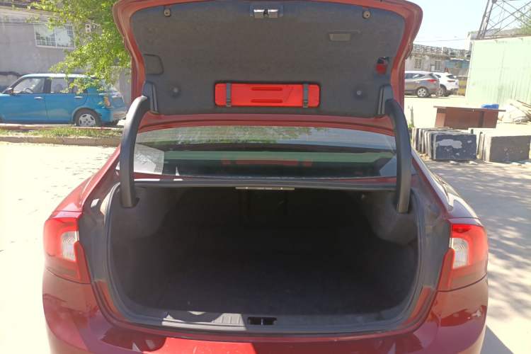 Used Volvo S60 2014 S60L 2.0T Zhiyuan Edition