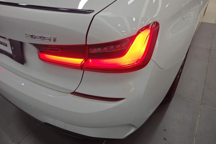 Used BMW 3 Series 2021 325i M Sport Night Edition package Right Rear Taillight