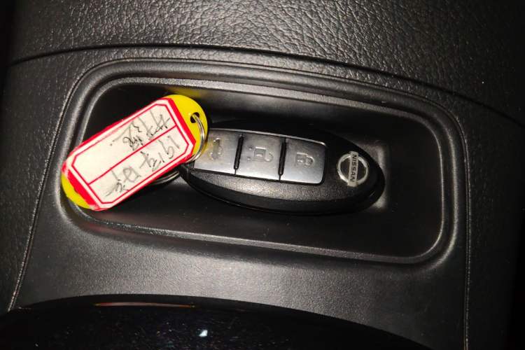 Used Nissan Sylphy 2019 1.6XV CVT Smart Connect Luxury Edition China VI Standard Vehicle Key