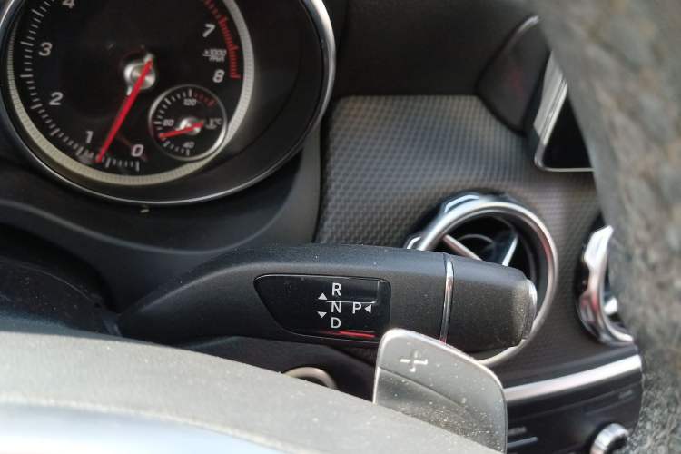 Used Mercedes-Benz GLA 2019 GLA 200 Fashion Model Gear Lever