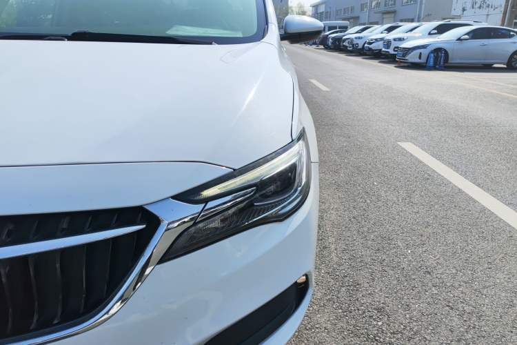 Used Buick GL6 2018 18T 6-Seater Luxury Model
