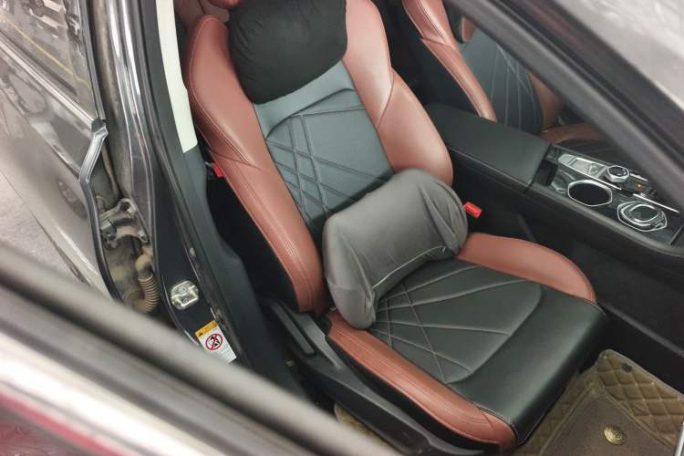 Used CHANGAN Eado 2023 Changan Edition PLUS Blue Whale NE 1.4T GDI DCT Prestige Version Right Front Seat