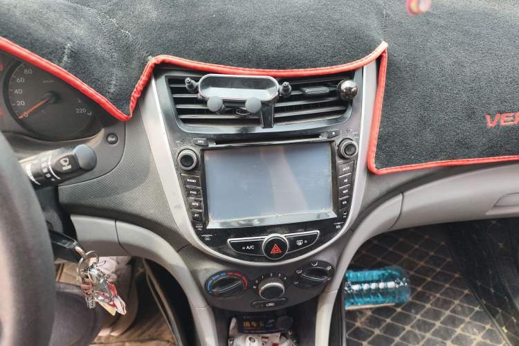 Used Hyundai Verna (older generation) 2014 1.4L Automatic Smart GLS
