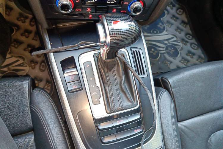Used Audi A5 2014 Coupe 45 TFSI Gear Lever