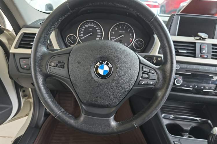 Used BMW 3 Series 2016 320Li Ambition Model

