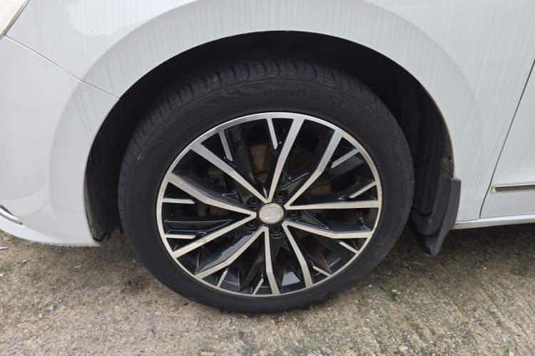 Used Volkswagen Bora 2016 230TSI DSG Luxury Version Left Front Wheel Hub