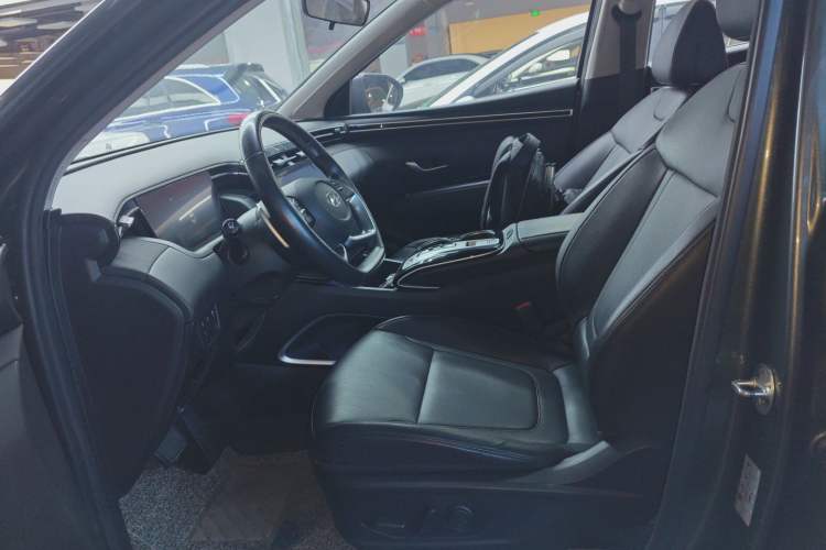 Used Hyundai Tucson 2022 Tucson L 1.5T DCT LUX Prestige Edition N Line Left Front Seat