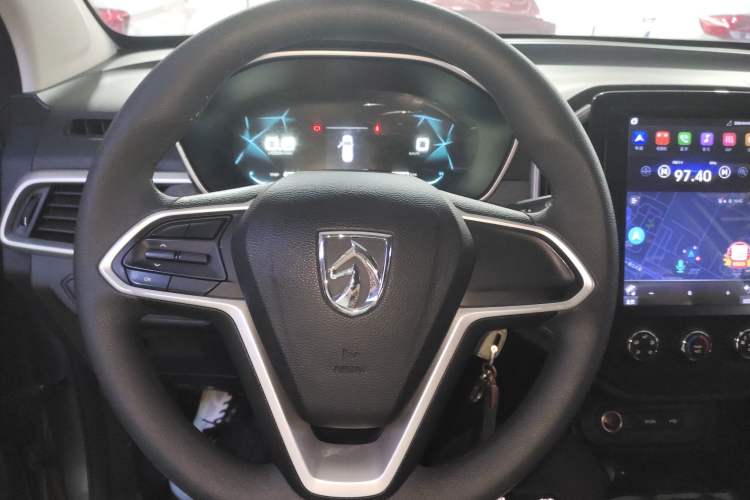 Used Baojun 530 2020 1.5T Manual Comfort Version 7 Seats Steering Wheel