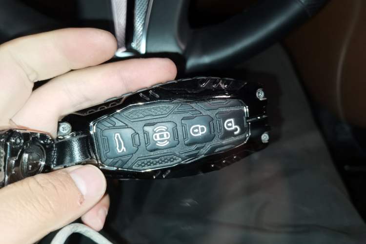 Used Hongqi HQ9 2023 2.0T Smart Connect Flagship Edition Vehicle Key