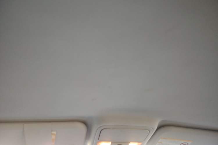 Used JMC Yusheng S350 2013 2.4T Automatic 2WD Diesel Luxury Edition 5 Seats
