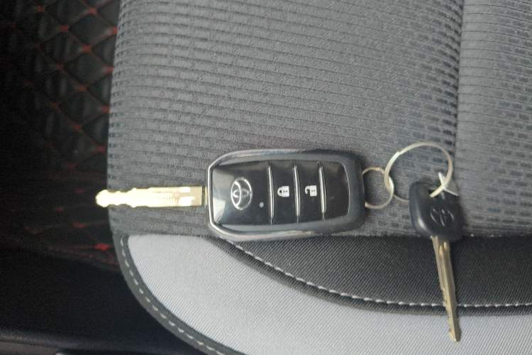 Used Toyota YARiS L Zhi Xuan 2022 1.5L CVT Leading PLUS Edition Vehicle Key