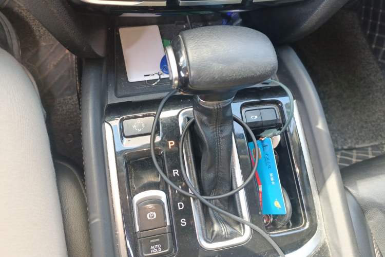 Used GAC Trumpchi GS8 2017 320T Two-Wheel Drive Luxury Smart Connectivity Version (7 Seats) Gear Lever