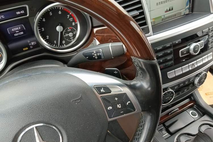 Used Mercedes-Benz M-Class 2014 ML 400 4MATIC Luxury Model
