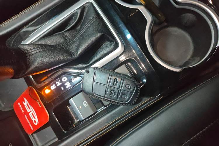 Used Jeep Grand Commander 2018 2.0T Four-Wheel Drive Smart Enjoyment Version China V Emission Standard
