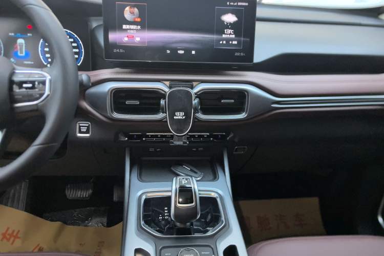 Used Geely Auto Haoyue 2022 1.8TD Automatic Prestige 7-Seater
