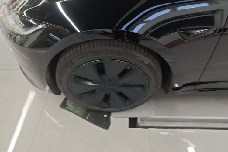 Used Tesla Model 3 2023 Long-Range All-Wheel-Drive Version