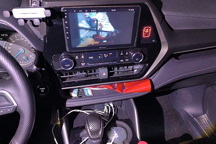 Used Toyota Highlander 2023 2.5L Smart Electric Hybrid Dual-Drive Elite Version 7 Seats Audio And AC Panel