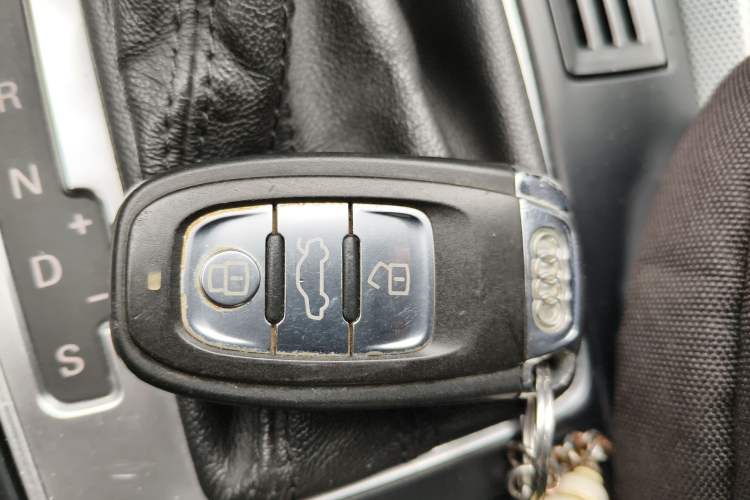 Used Audi Q5 2012 2.0TFSI Technology Model Vehicle Key