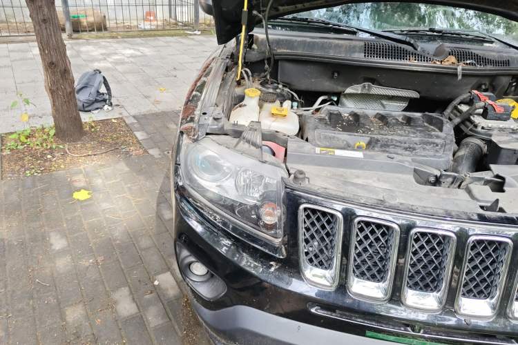 Used Jeep Compass 2013 2.4L four-wheel-drive sport version