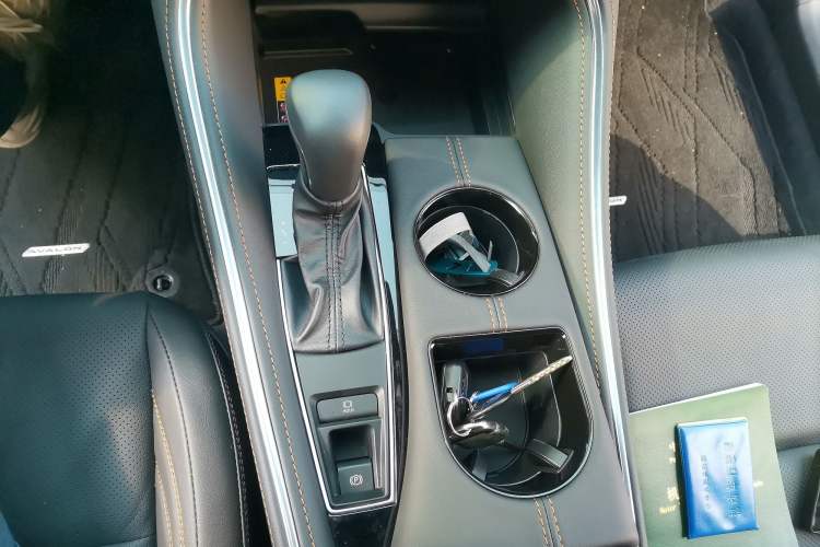 Used Toyota Avalon 2024 Dual-Engine 2.5L XLE Premium Edition