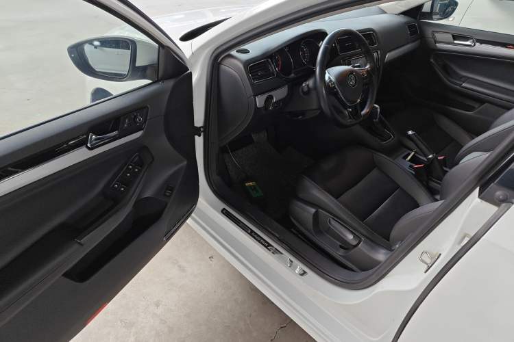 Used Volkswagen Sagitar 2018 280TSI DSG Comfort Model Driver Seat