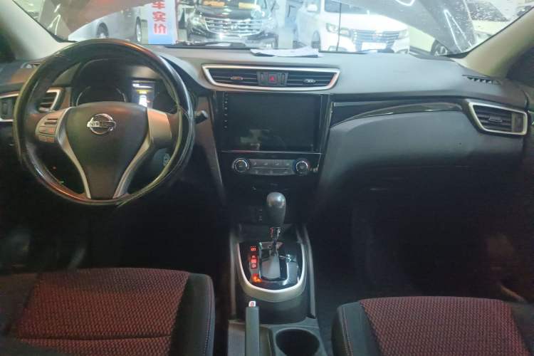 Used Nissan Qashqai 2016 2.0L CVT Elite Edition Audio And AC Panel