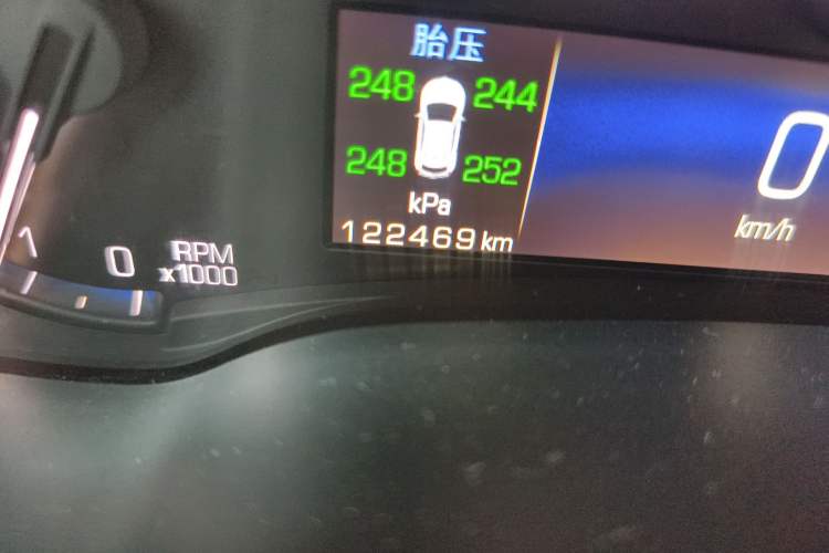 Used Cadillac SRX 2015 3.0L Elite Model Odometer Close Up