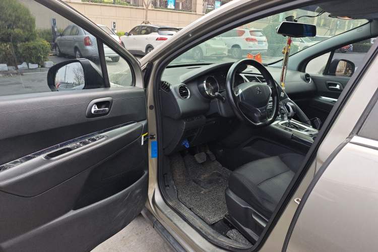 Used Peugeot 3008 2015 2.0L Automatic Classic Edition Driver Seat