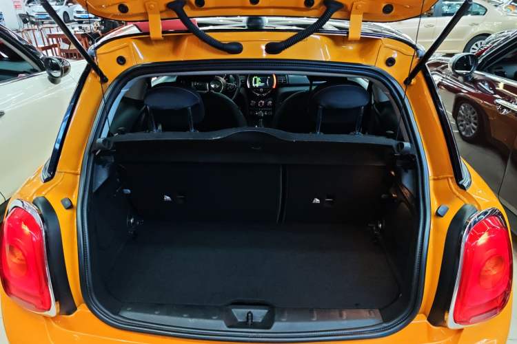 Used MINI MINI 2014 1.5T COOPER Fun
