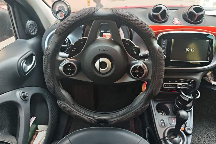 Used smart forfour 2016 0.9T 66 kW Pioneer Edition