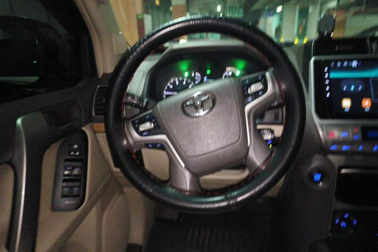 Used Toyota Prado 2018 3.5L Automatic TX-L Steering Wheel