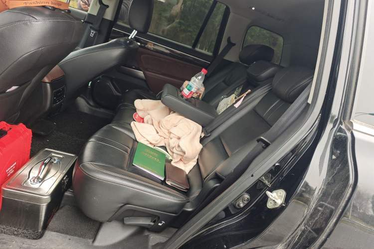 Used GAC Trumpchi GS8 2017 320T Two-Wheel Drive Luxury Smart Connectivity Version (7 Seats)
