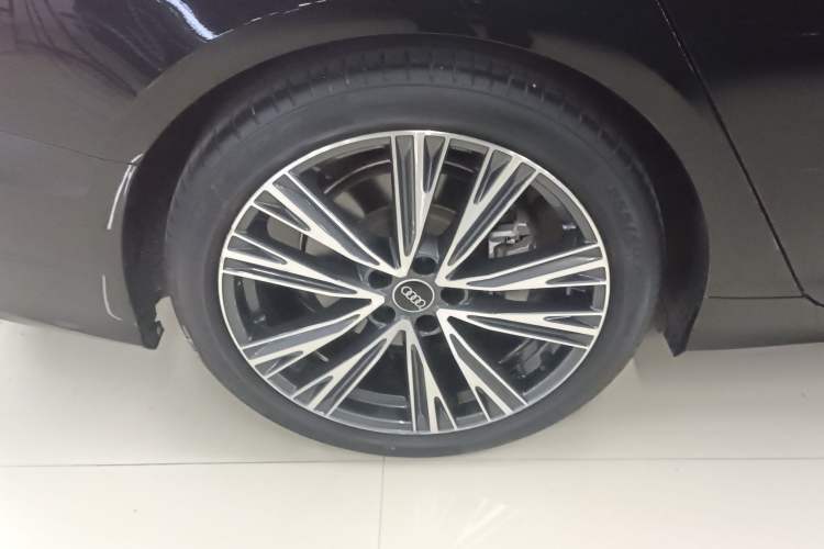 Used Audi A6L 2022 40 TFSI Luxury Dynamic Model Right Rear Wheel Hub