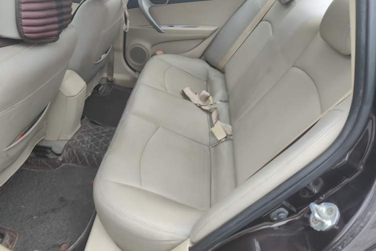 Used Soueast V5 Lingzhi 2012 1.5L Manual Standard Edition Left Rear Seat