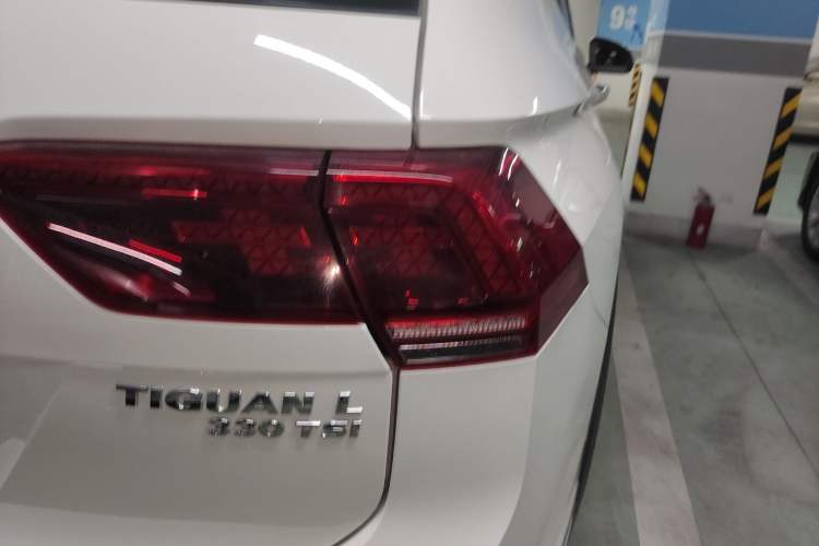 Used Volkswagen Tiguan L 2020 330TSI Automatic Two-Wheel Drive R-Line Flagship Version China VI Standard Right Rear Taillight