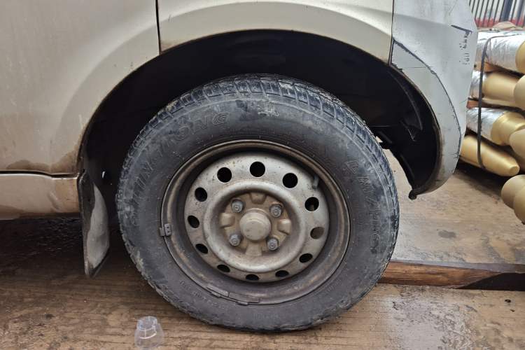 Used Wuling Rongguang 2011 1.2L Base Version
