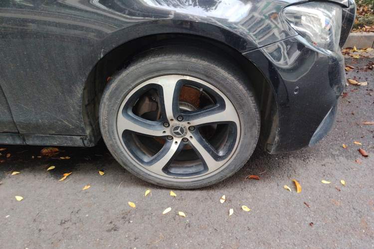 Used Mercedes-Benz E-Class 2017 Facelift E 200 Sport 4MATIC
