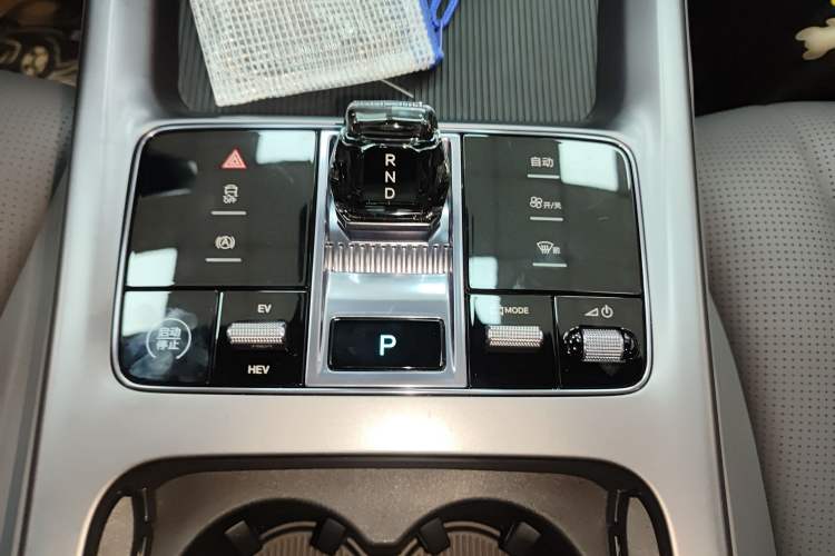 Used BYD Seal 07 DM-i 2025 DM-i 1.5L 70km Elite Model Gear Lever