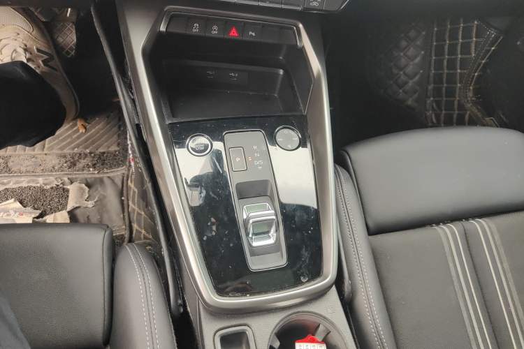 Used Audi A3 2021 A3L Limousine 35 TFSI Fashion Sport Model Gear Lever