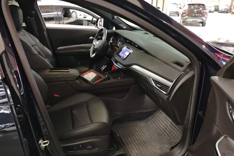 Used Cadillac XT4 2023 28T Two-Wheel-Drive Luxury Version