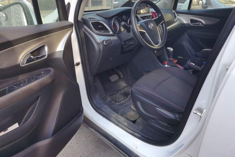 Used Buick Encore 2015 1.4T Automatic Two-Wheel Drive Urban Elite Version
