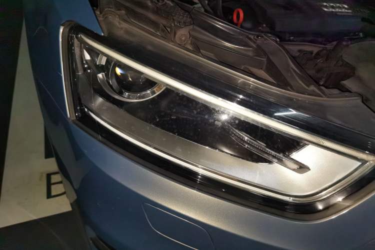 Used Audi Q3 2015 35 TFSI quattro Technology Edition Right Front Headlight